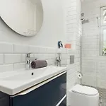 Bright 3city In Center By Renters Apartment *