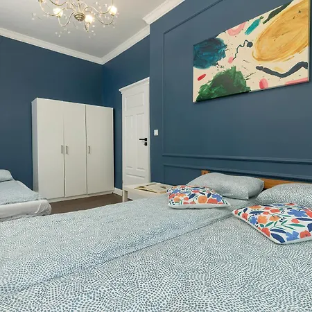 Bright 3city In Center By Renters Apartment